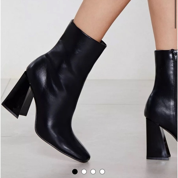 Nasty Gal Shoes - Nasty Gal Flared Block Heel High Ankle Boots in black size size 8